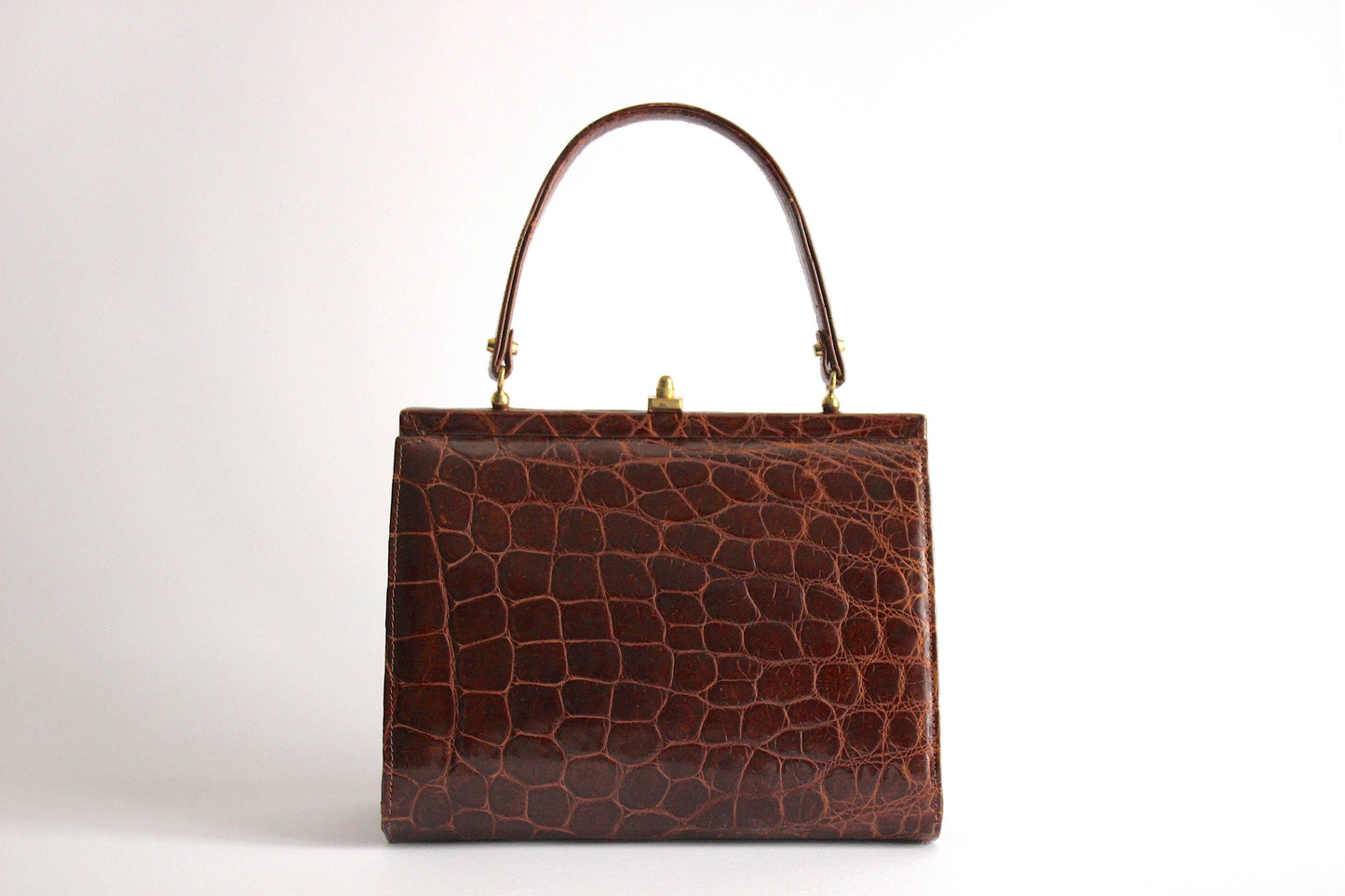 Vintage Elegance Rescued: 1960s Brown Glossy Leather Handbag from Vienna