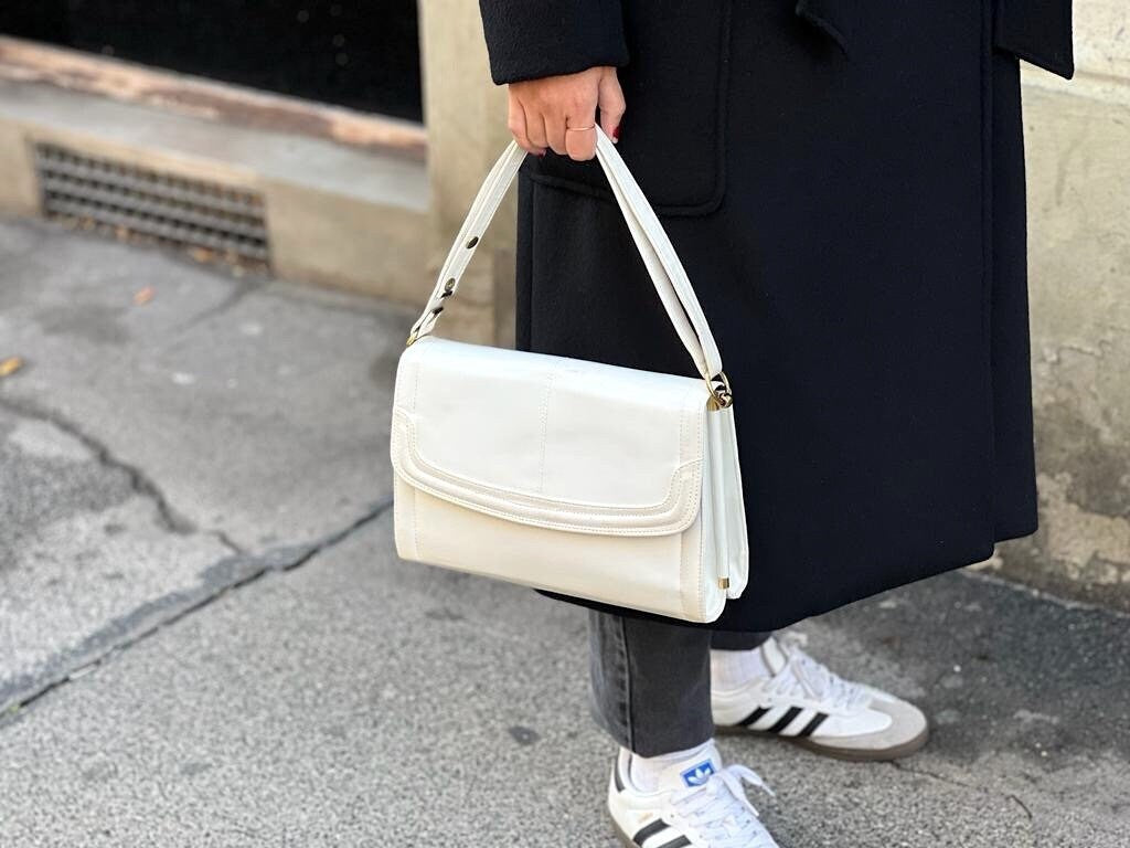 Minimalist Whispers of Quiet Luxury: '90s White Leather Handbag, Vintage Elegance