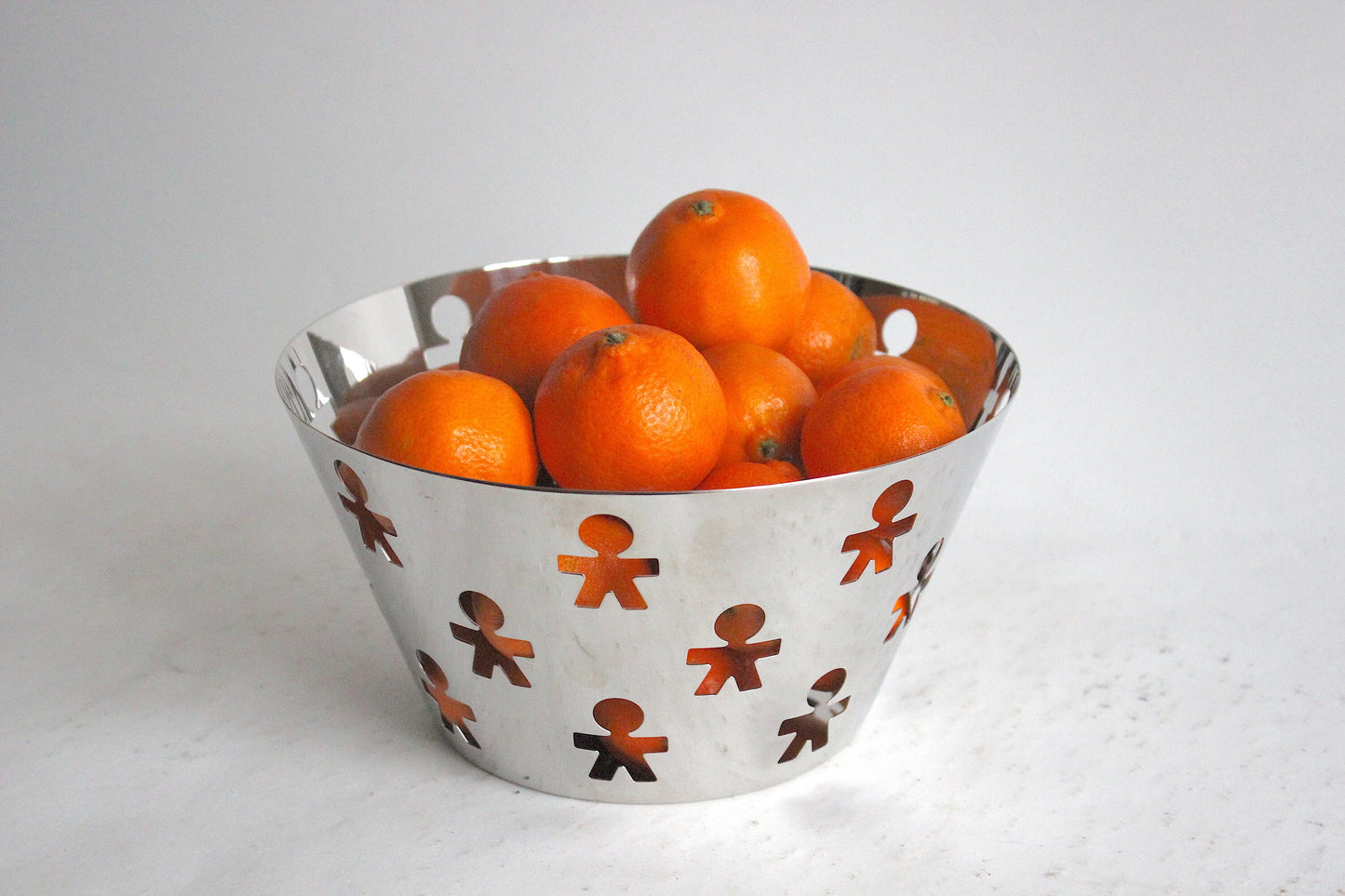Alessi Girotondo Stainless Steel Fruit Bowl XL. King Kong Design. New old Stock with original Packaging. 18/10 stainless steel. Italy 1980s