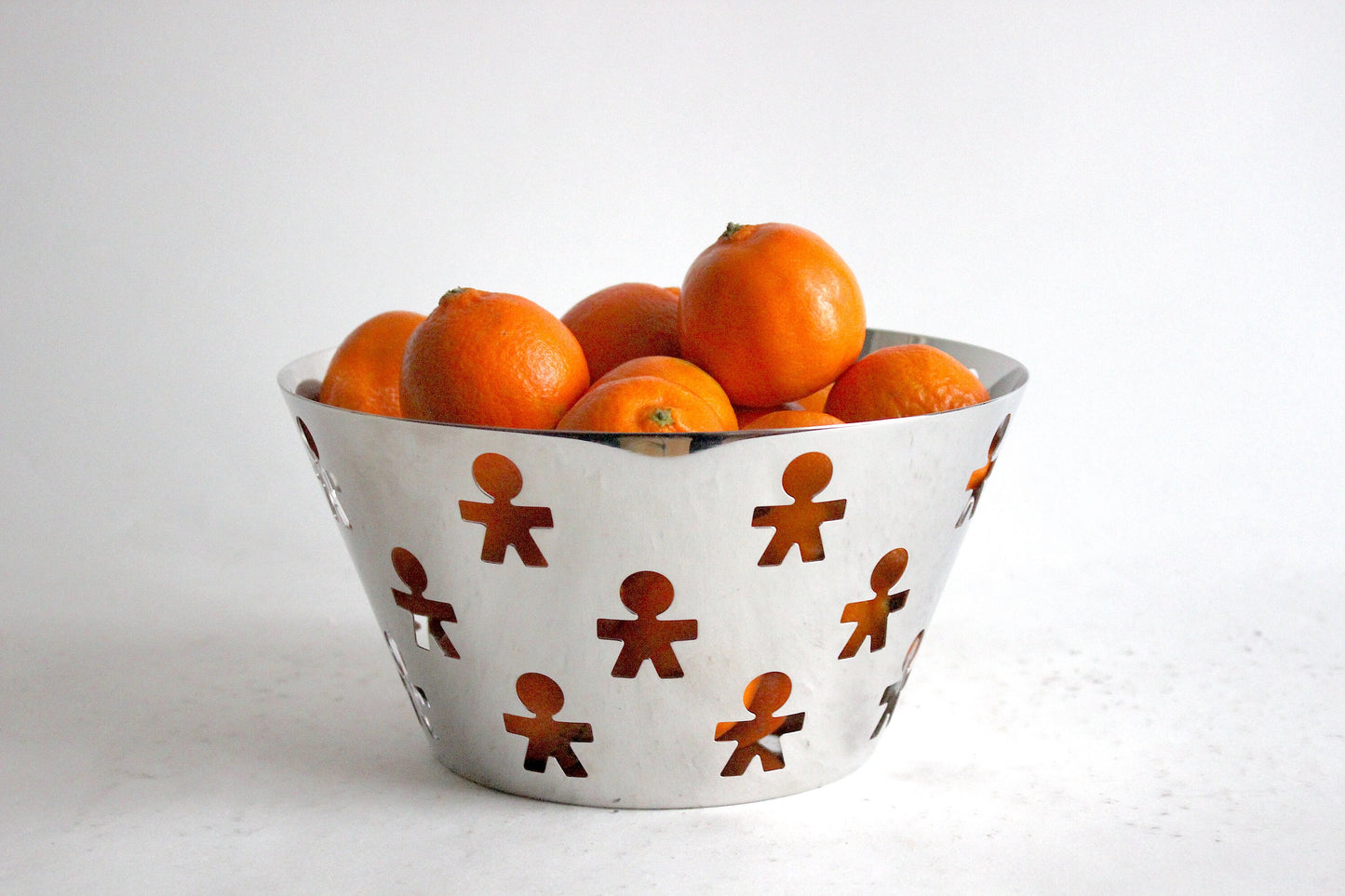 Alessi Girotondo Stainless Steel Fruit Bowl XL. King Kong Design. New old Stock with original Packaging. 18/10 stainless steel. Italy 1980s