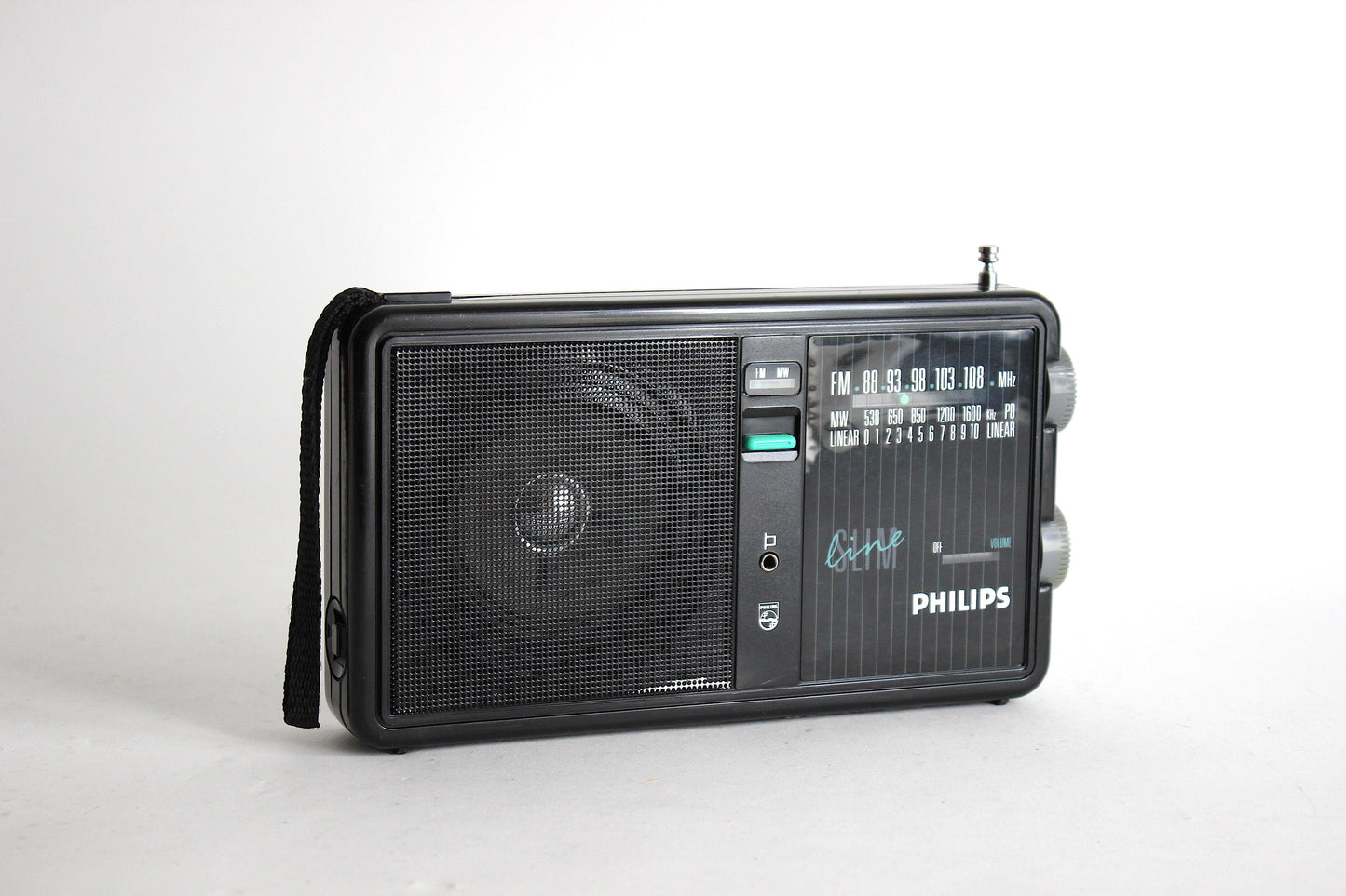 Philips D2042 Vintage Portable Radio: 1985 Hong Kong Masterpiece
