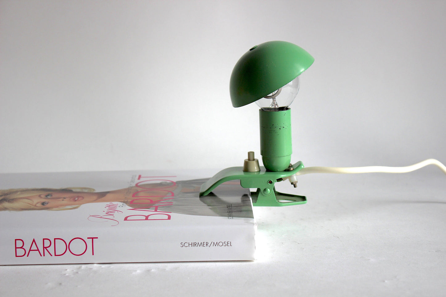 ELUX Mushroom mini green clamp lamp 50s. Mid-Century design, Bauhaus