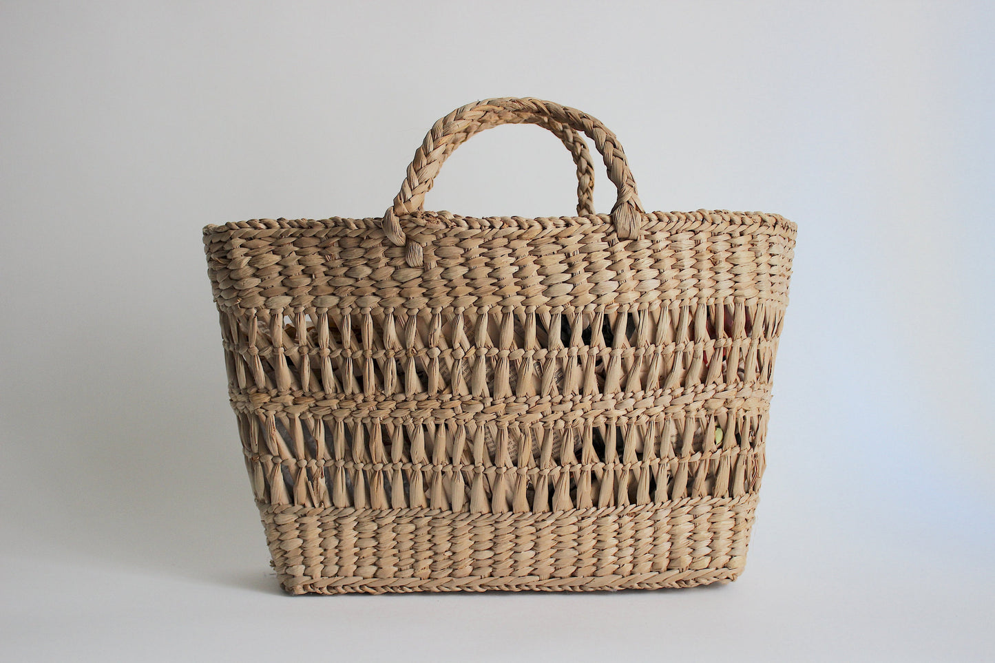 70s vintage straw bag, straw tote, straw basket.