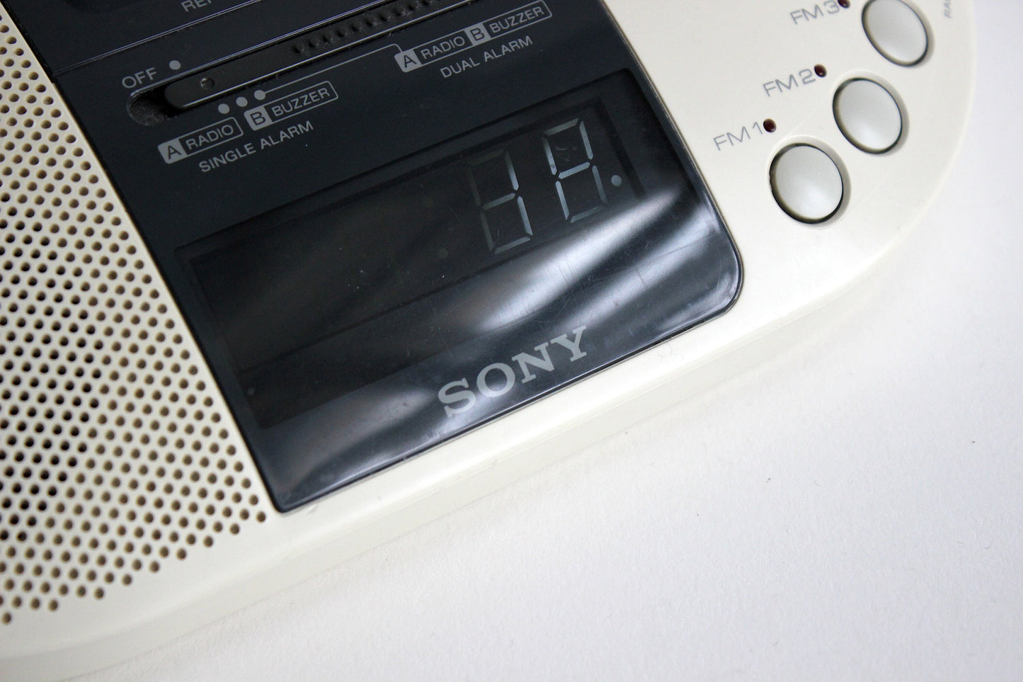 Vintage Sony Dream Machine Alarm Clock Radio (Model ICF-C730)