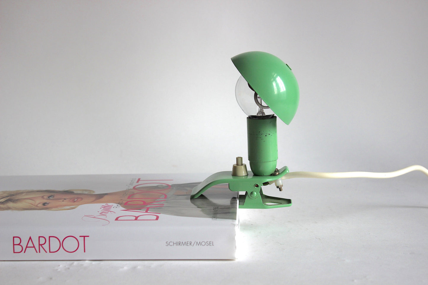 ELUX Mushroom mini green clamp lamp 50s. Mid-Century design, Bauhaus