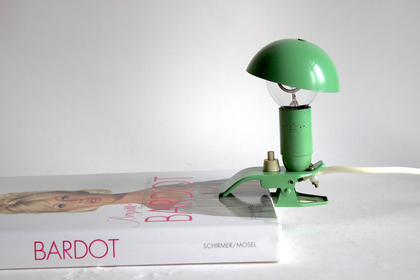 ELUX Mushroom mini green clamp lamp 50s. Mid-Century design, Bauhaus