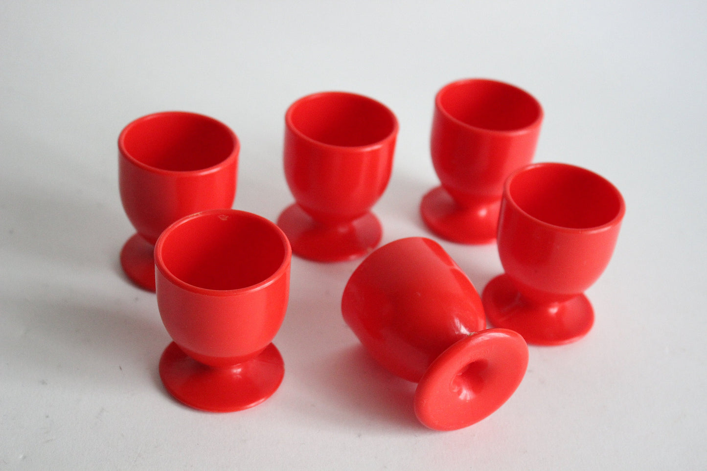 Vintage Tatay Egg Cups Set (6 Pieces) in Red Plastic. Spain 1990s