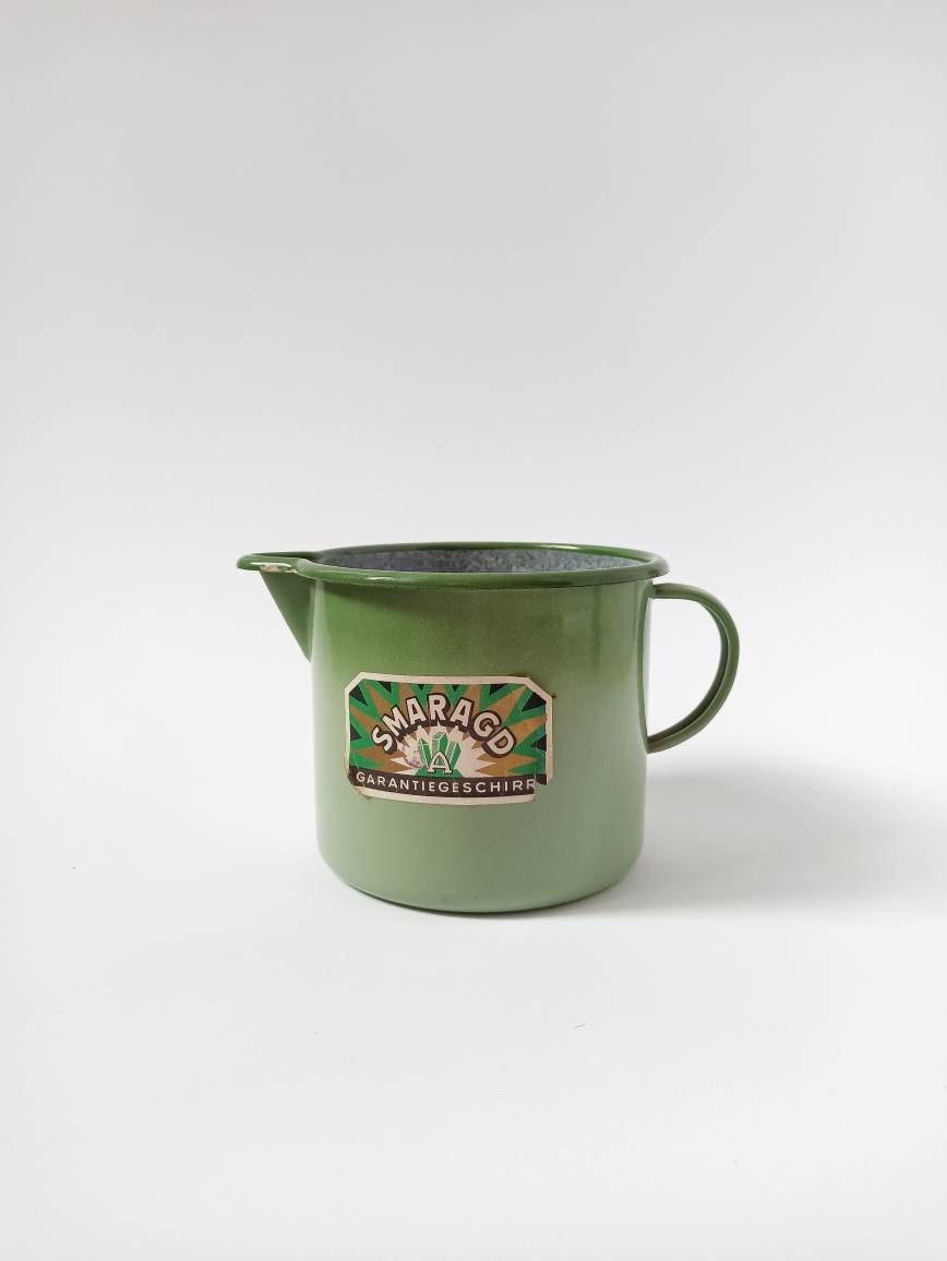 Smaragd Austria enamelware vintage saucepan. Made in Austria, 60s/70s. Enamel vintage. New old stock.