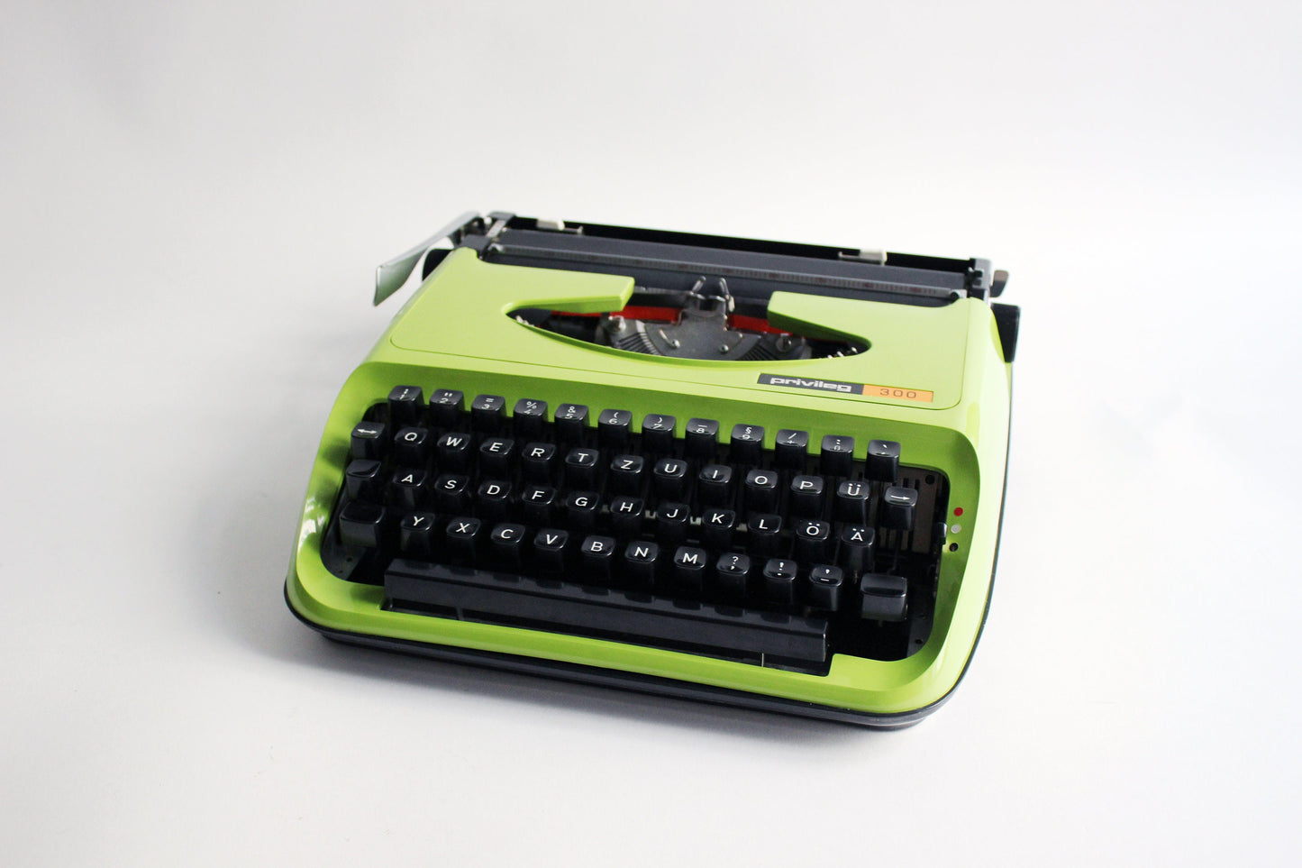 Privileg typewriter model 300 green