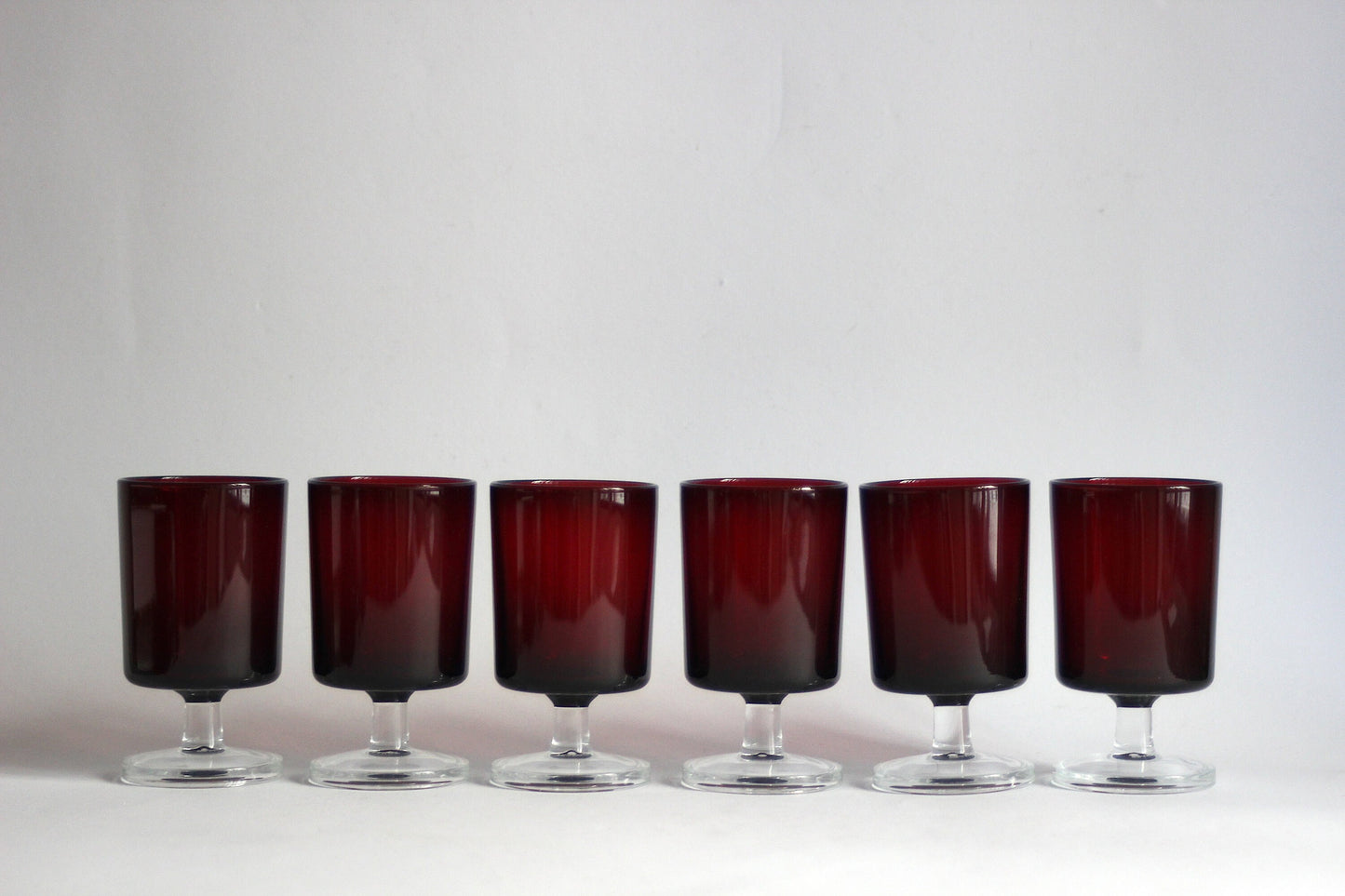 Set of 6 LUMINARC "Ruby Red cavalier" wine glasses. France 1970s
