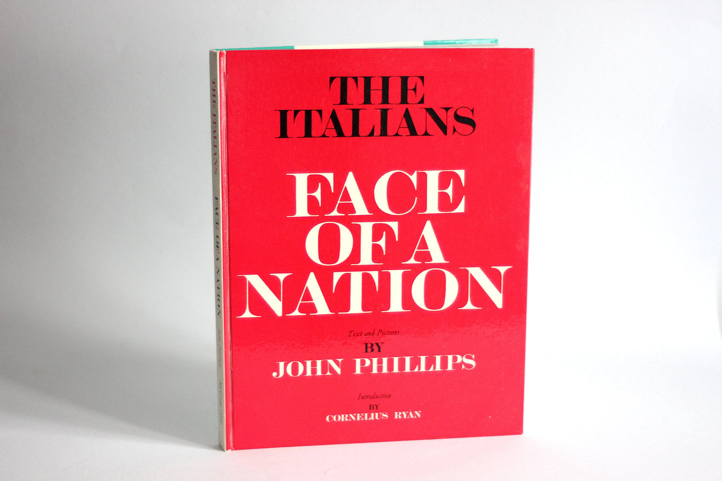 The Italians. Face of a Nation, John Phillips, 1965 / Vintage photo travel book / Photo book / Coffee table book