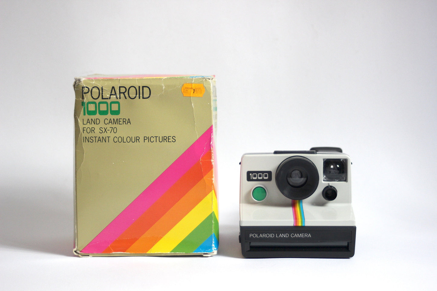 Polaroid 1000 Land Cámera - green shutter button [includes original box and original book instruccions]
