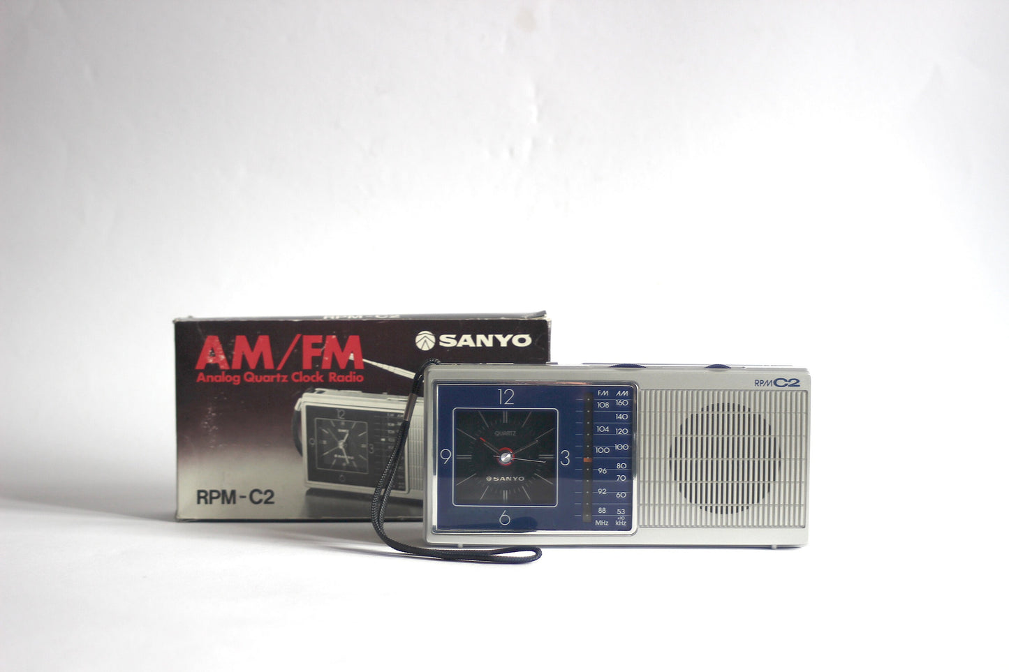 SANYO am/fm radio with alarm clock mod. RPM-C2. Japan 1985