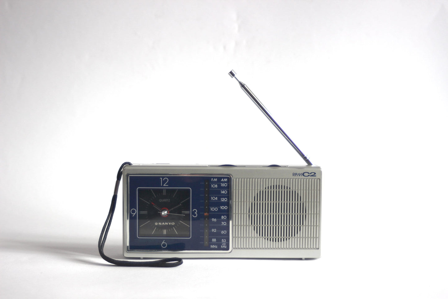 SANYO am/fm radio with alarm clock mod. RPM-C2. Japan 1985