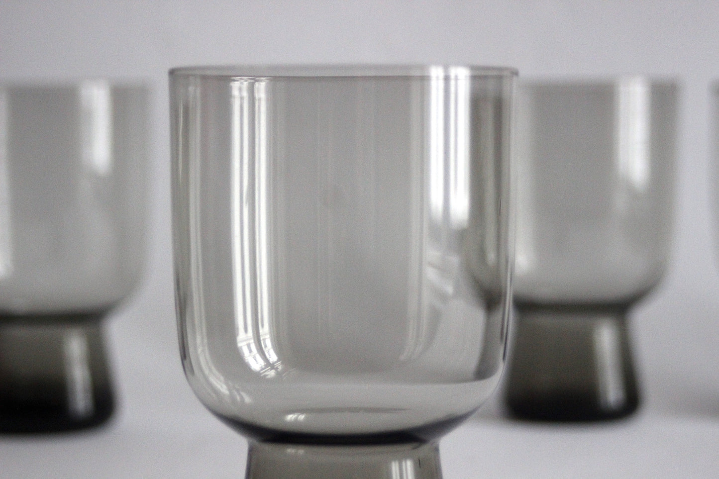 Vintage smoked blown glass set of 6 drinking glasses. Handmade, 70s. Minimalistic style