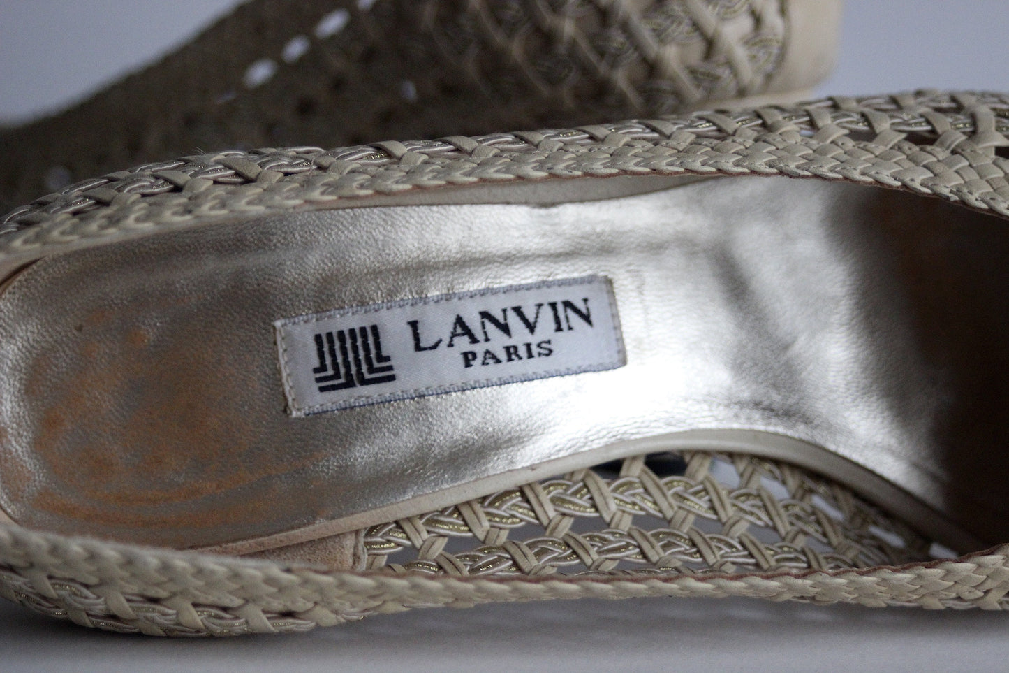 LANVIN braided leather pumps and gold trimmings. 90s