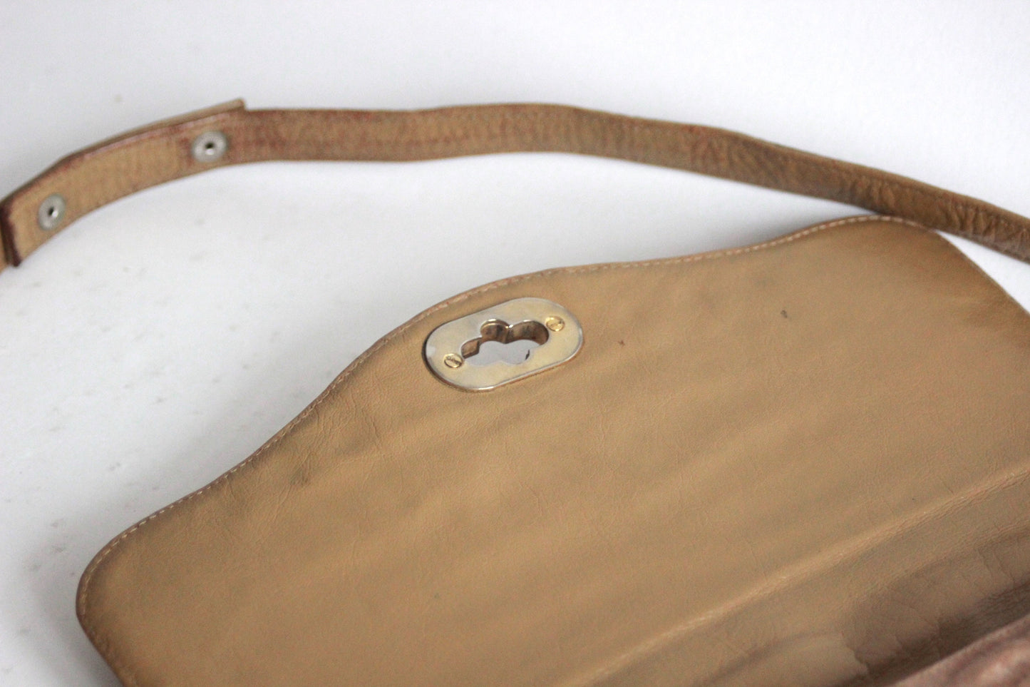 Vintage 'Ali' bag. 70s. Camel leather. Adjustable strap