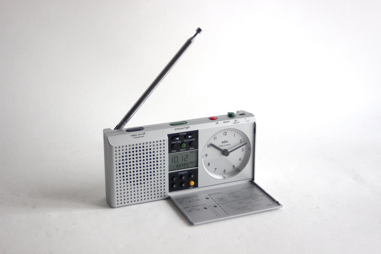 BRAUN Radio Alarm Clock ABR 314 df digital radio time control. Dietrich Lubs 1999.