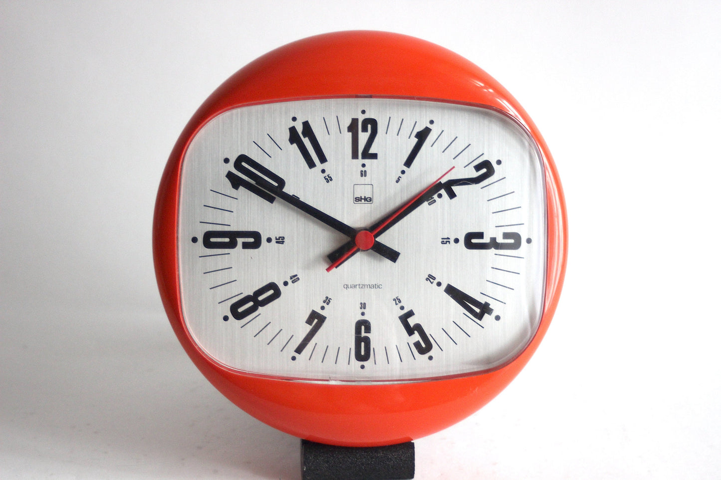 SHG QUARTZMATIC Space Age / atomic wall clock. Model WQ 06. Germany 70s.